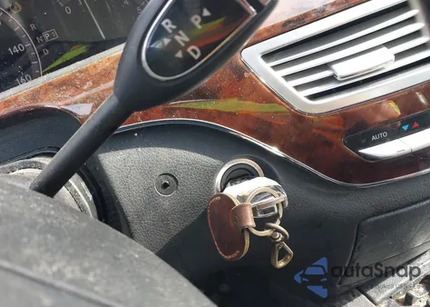 2007 Mercedes-Benz S 550 z USA, uszkodzony, nr VIN WDDNG71X67A080615